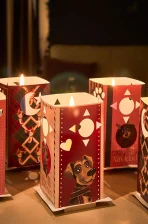 Faroles navideños con ilustraciones de perros y gatos – proyecto solidario de Fuerzanimal y CloClo Marketplace en Medellín para recaudar fondos y apoyar esterilizaciones de animales.